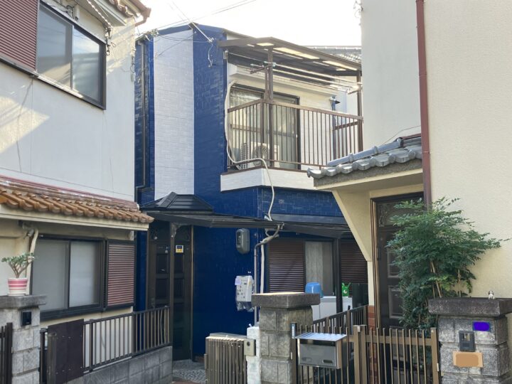 神戸市垂水区で外壁、屋根、ベランダ塗装工事　ツートンカラーでガラッとイメージチェンジ