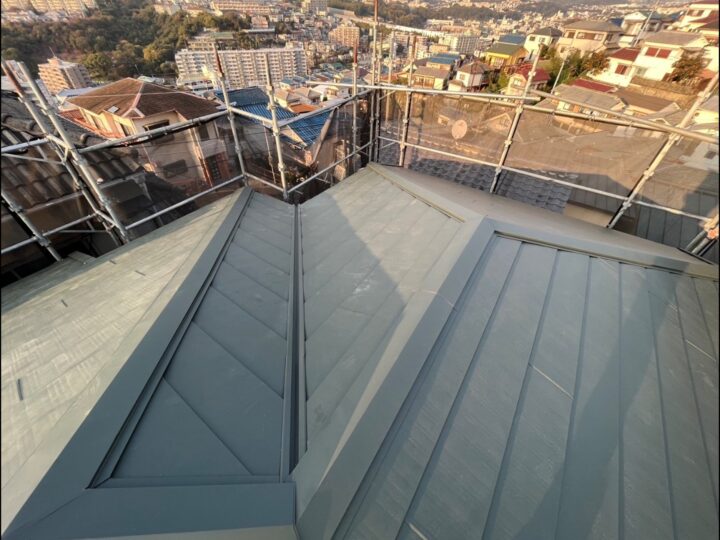 神戸市垂水区　N様邸　瓦屋根から金属サイディングに屋根を葺き替え！