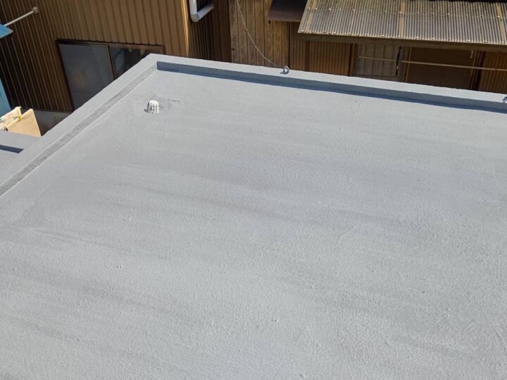 淡路島洲本市S様邸　防水工事を行い、耐水・耐候性に優れた屋上になりました！