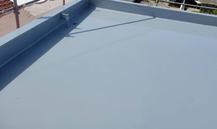 屋上防水：上塗り