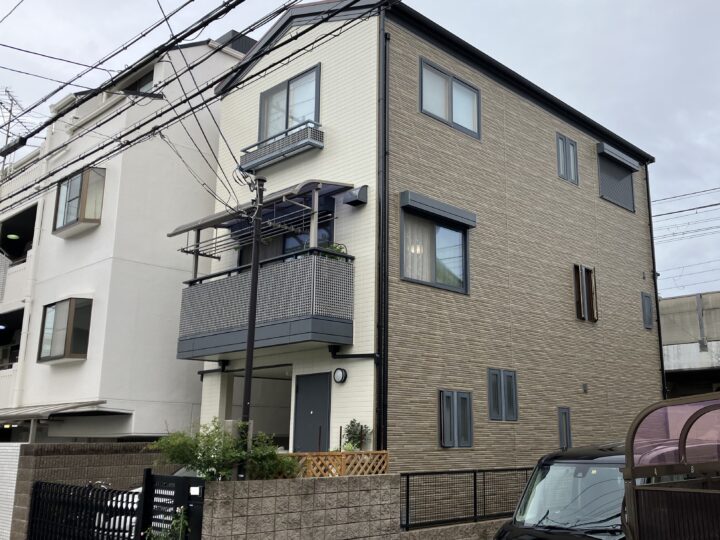 神戸市　Ｋ様邸　金属カバー×塗装のツートーンカラーでスタイリッシュな外壁に！