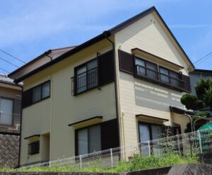 淡路島南あわじ市N様邸　外壁塗装をクリーム色、屋根塗装をグリーンで穏やかな優しい印象のある外観になりました！