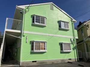 神戸市　ハイツ塗装　爽やかな緑色の外壁塗装で外観一新！