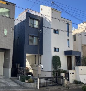 神戸市垂水区　H様邸ネイビー×ホワイトのツートンカラーで外壁イメージチェンジ