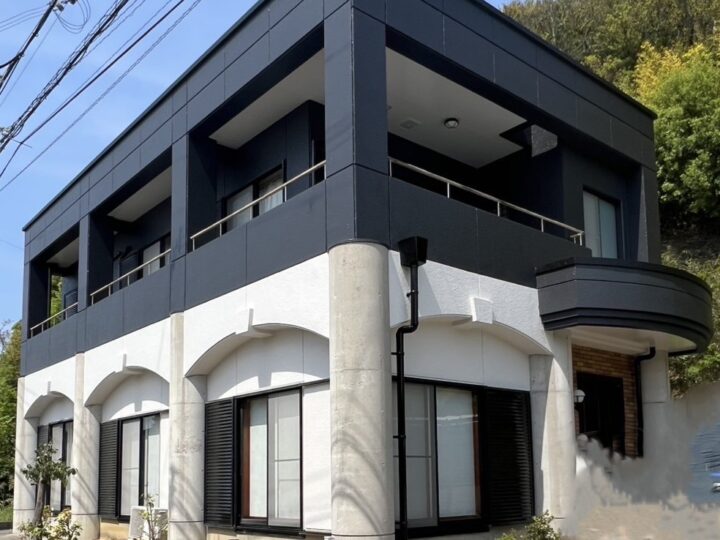 洲本市　N様邸　流行しているツートンカラーでおしゃれな外観に仕上がりました✨