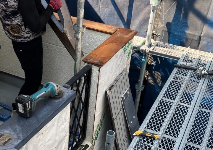 ベランダ外壁撤去作業