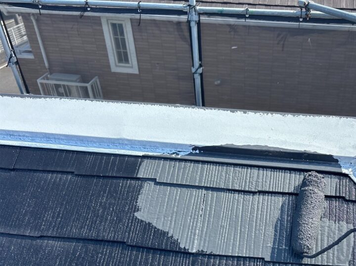 屋根塗装 中塗り